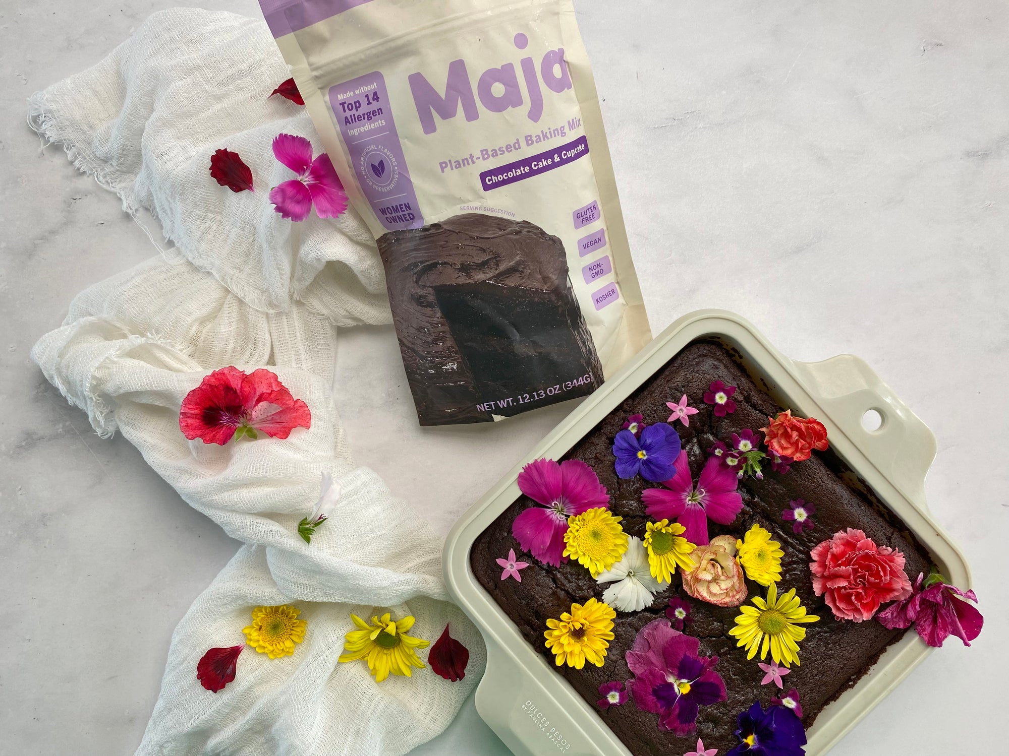 Garden Brownies with Edible Flowers - Maja